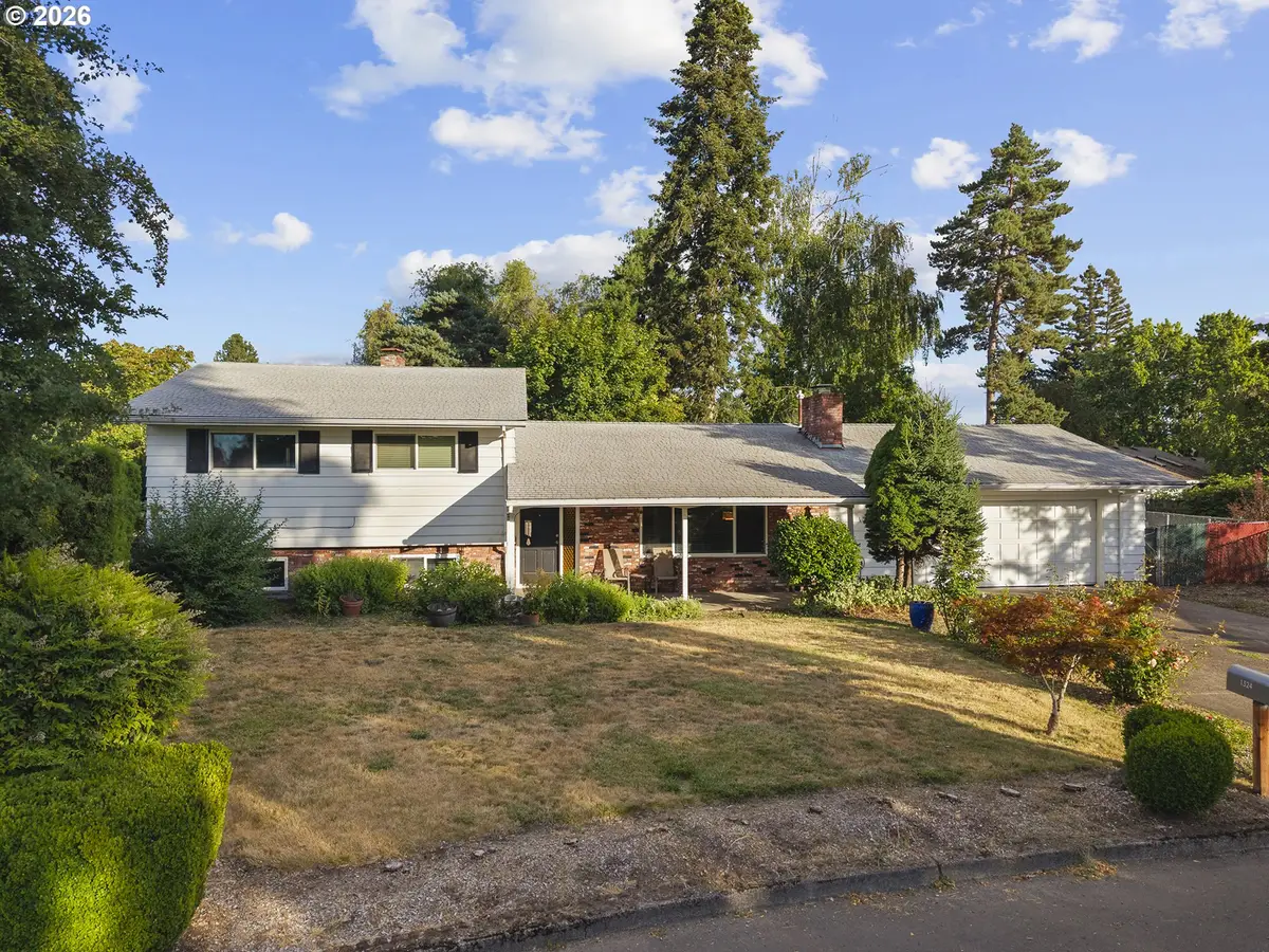 1324 NE Birchaire Ln, Hillsboro, OR 97124 - #1