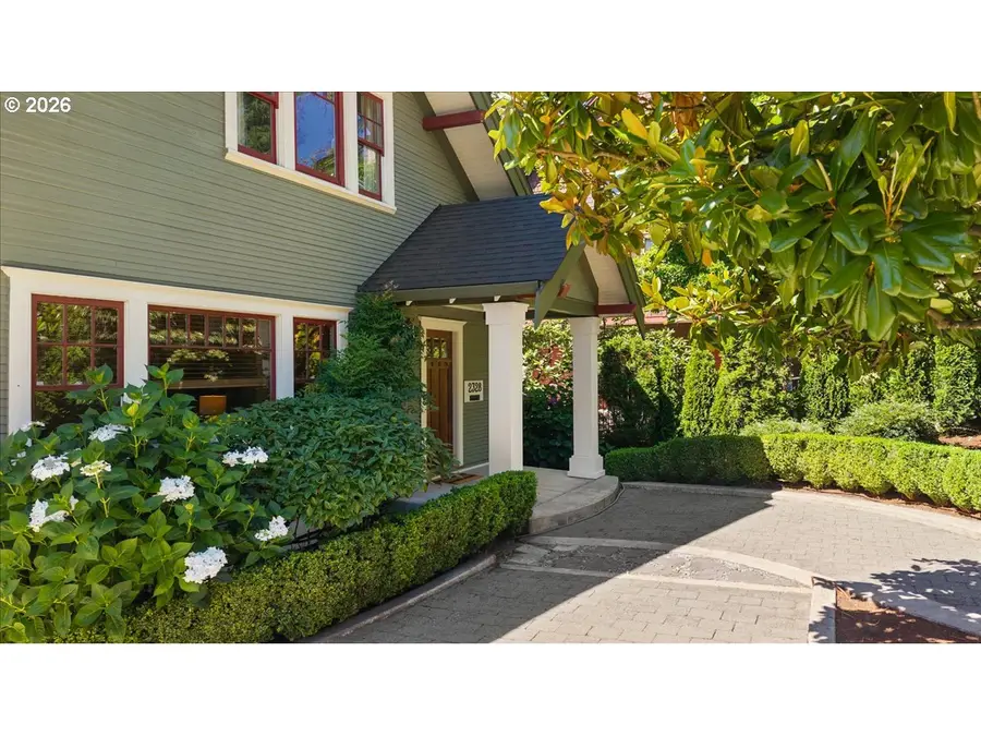 2328 SW Broadway Dr, Portland, OR 97201 - #3