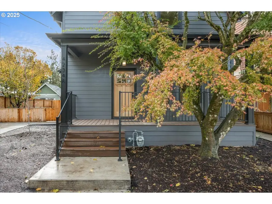 4234 SE Yamhill St #A, Portland, OR 97215 - Image #2