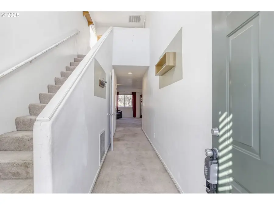 147 SW Wright Ave, Troutdale, OR 97060 - Image #3