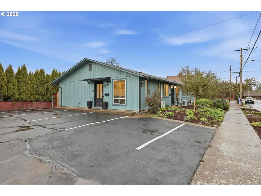 206 NE Johnson St, McMinnville, OR 97128 - #3