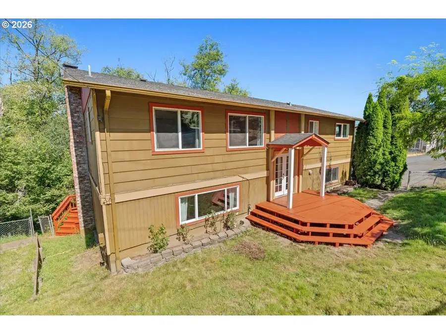 102 Green Hill Dr, Longview, WA 98632 - #2