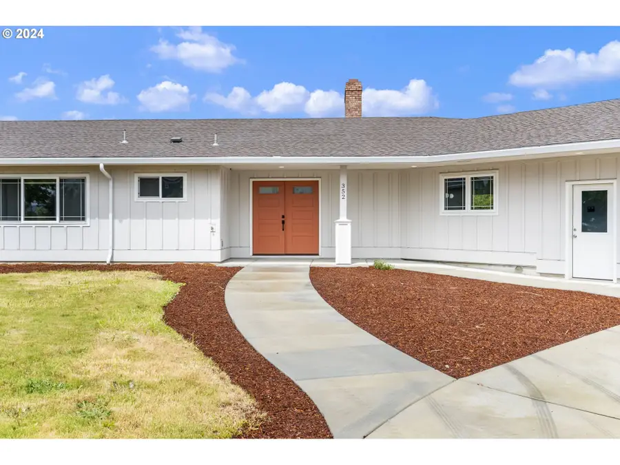 352 NE Lovrien Ave, Gresham, OR 97030 - #2