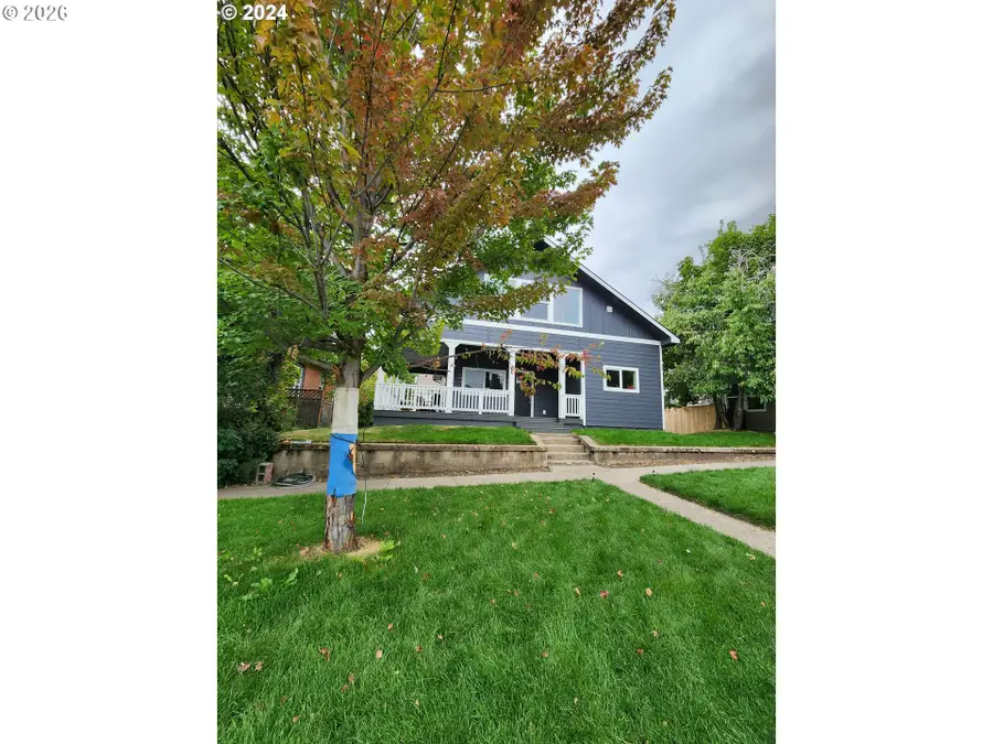906 N Ave, La Grande, OR 97850 - #2