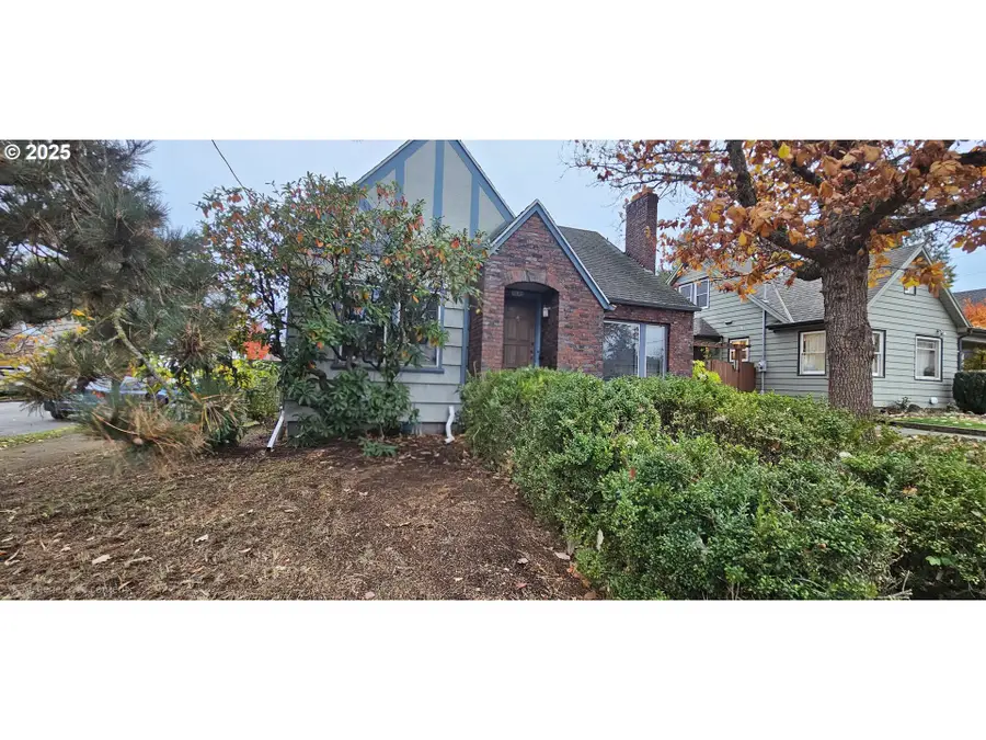 5836 NE Halsey St, Portland, OR 97213 - Image #2