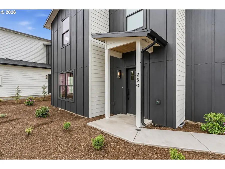230 Glengate St, Cathlamet, WA 98612 - #3