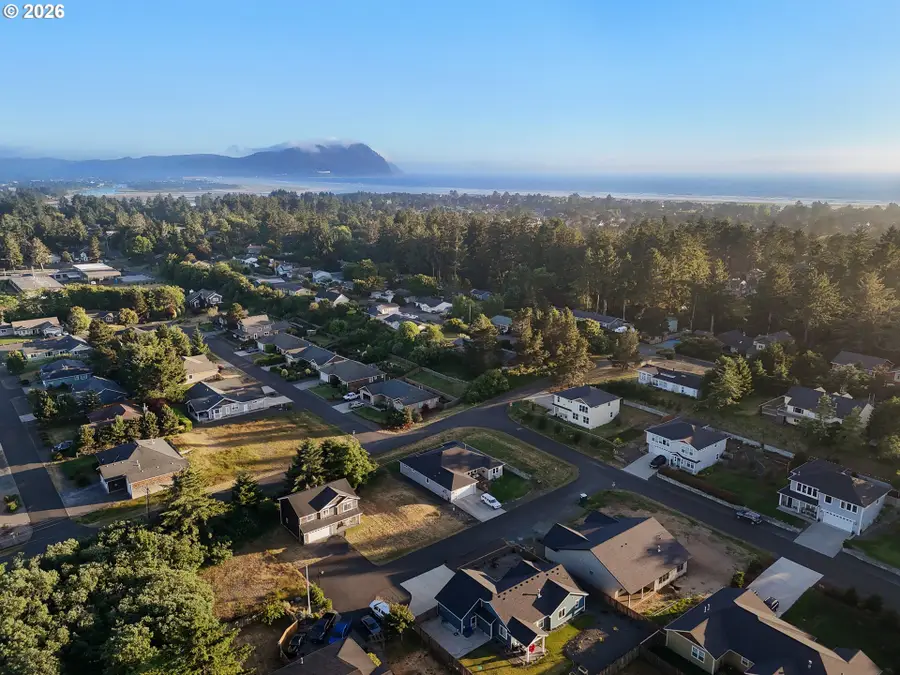 1065 Picture Pl, Gearhart, OR 97138 - #3