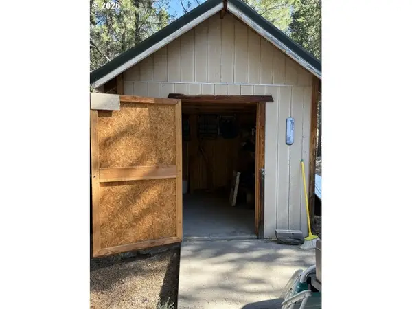 3 Karen Ln, CrescentLake, OR 97733