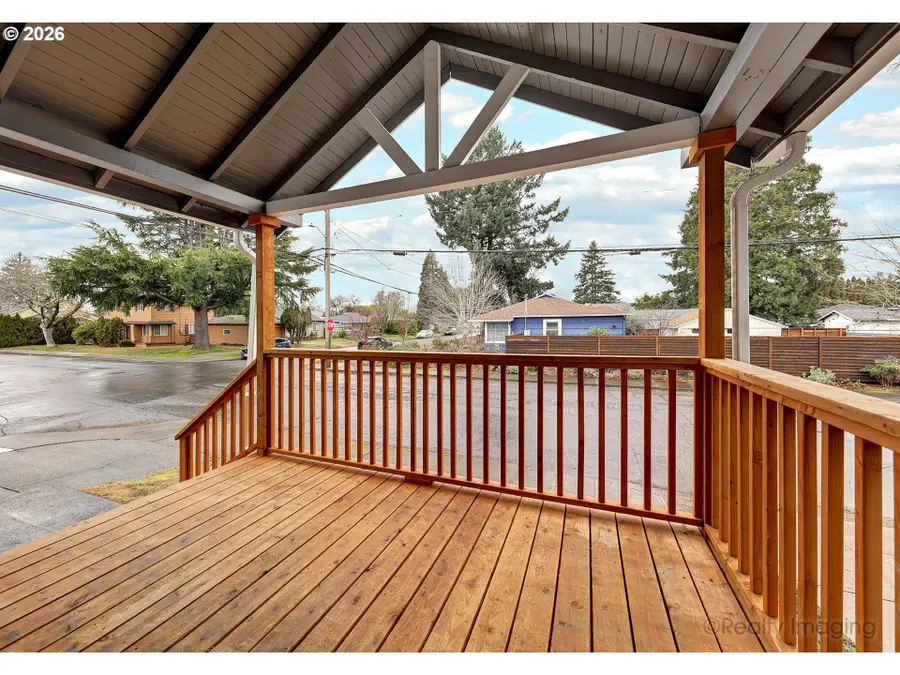 9004 SE Claybourne St, Portland, OR 97266 - Image #2