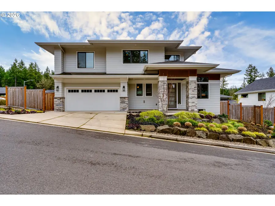 2082 Golfview Ct, Eugene, OR 97403 - #2