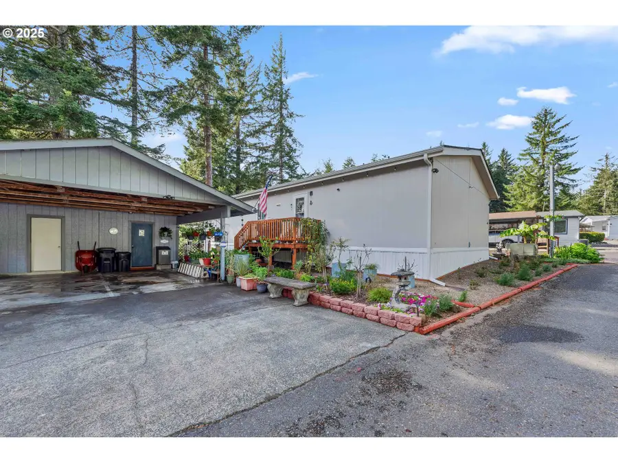 610 Shorepines Pl, Coos Bay, OR 97420 - Image #3