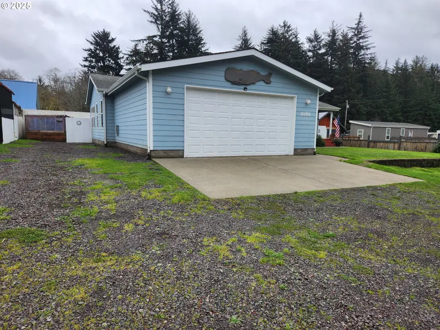 1050 Broadway Ave, Winchester Bay, OR 97467 - Image #2
