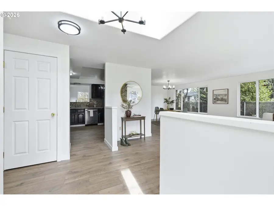 15893 NE Holladay St, Portland, OR 97230 - Image #3