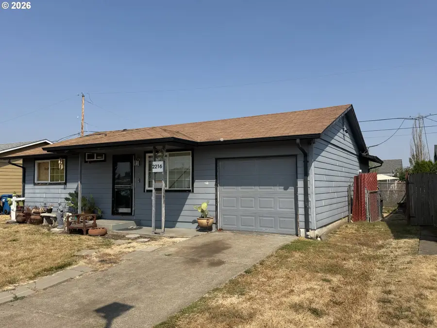 2216 Country Club Rd, Woodburn, OR 97071 - #3