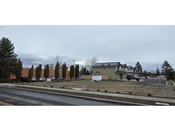 62062 Dean Swift Rd, Bend, OR 97701