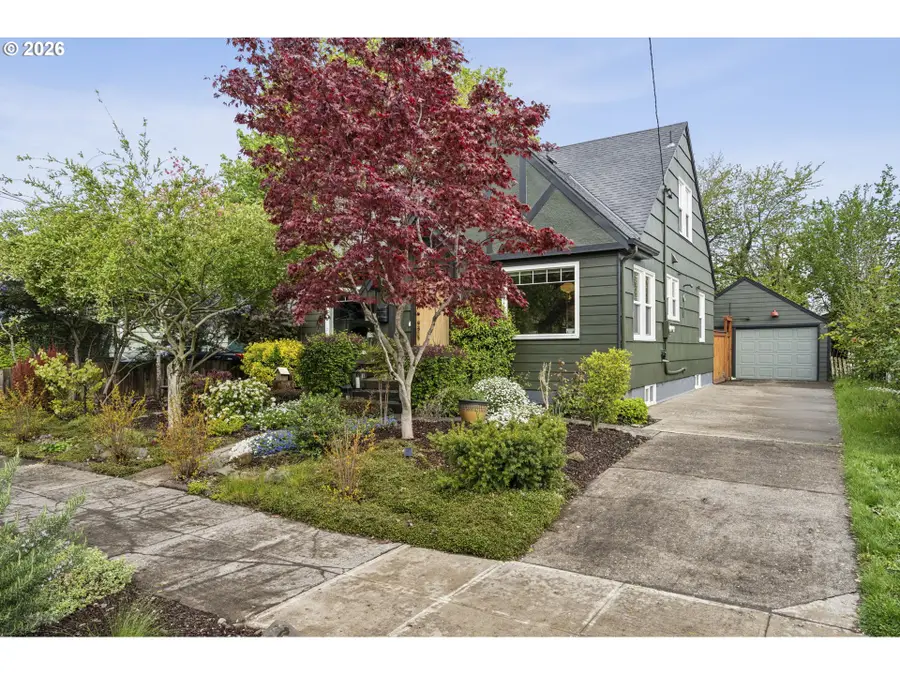 1525 NE Ainsworth St, Portland, OR 97211 - #2