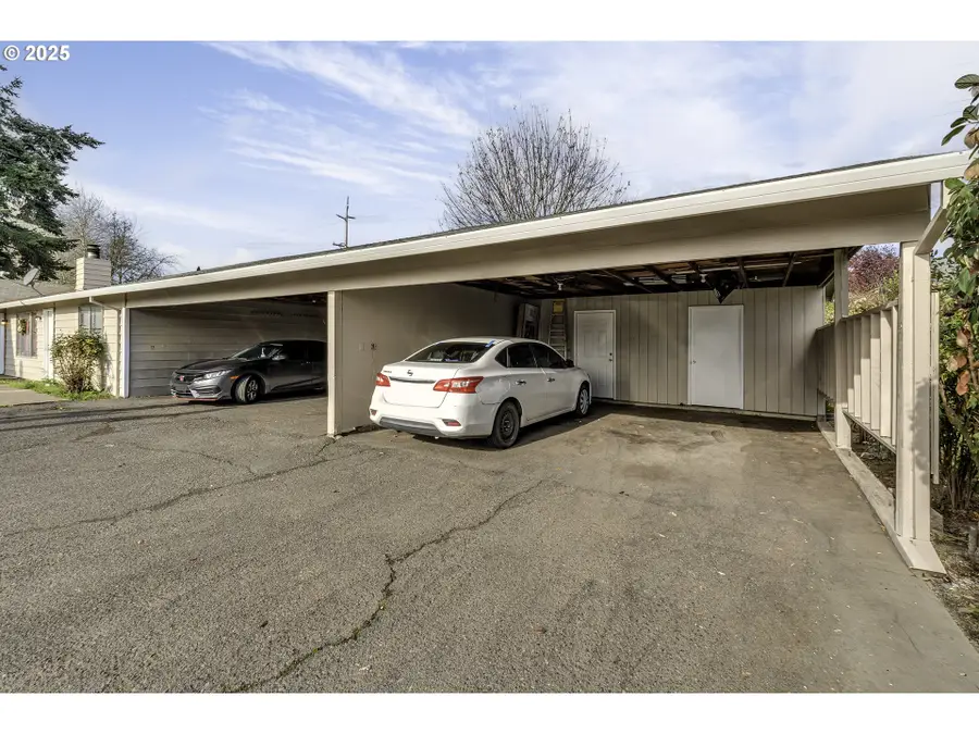 2724 N Davis Ct, Cornelius, OR 97113 - Image #3