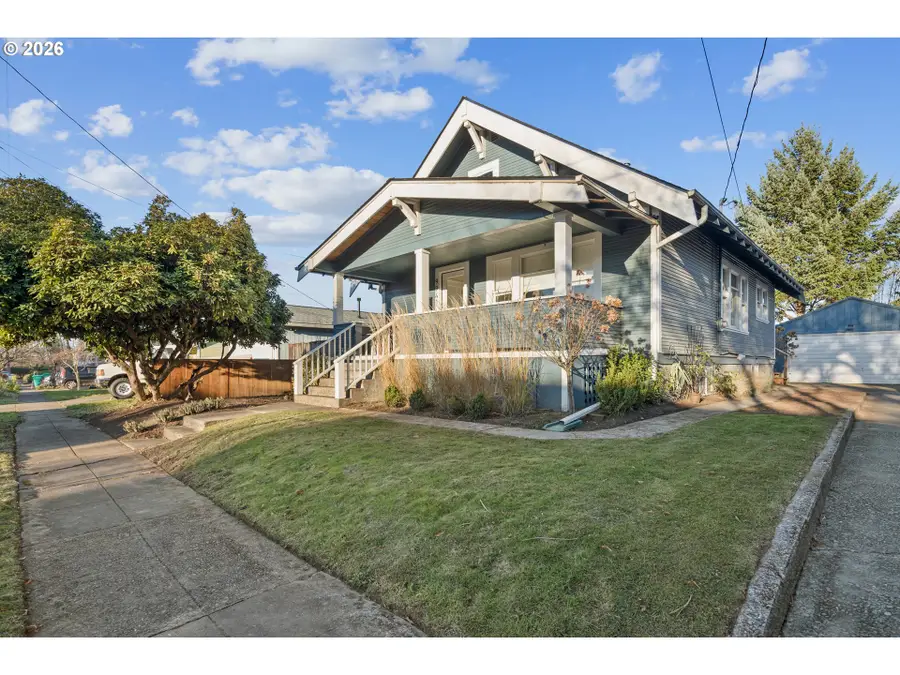 9941 N Willamette Blvd, Portland, OR 97203 - Image #2