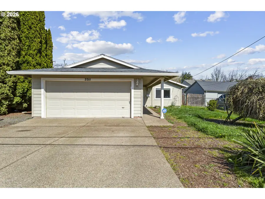 2211 23rd Ave, Forest Grove, OR 97116 - #2