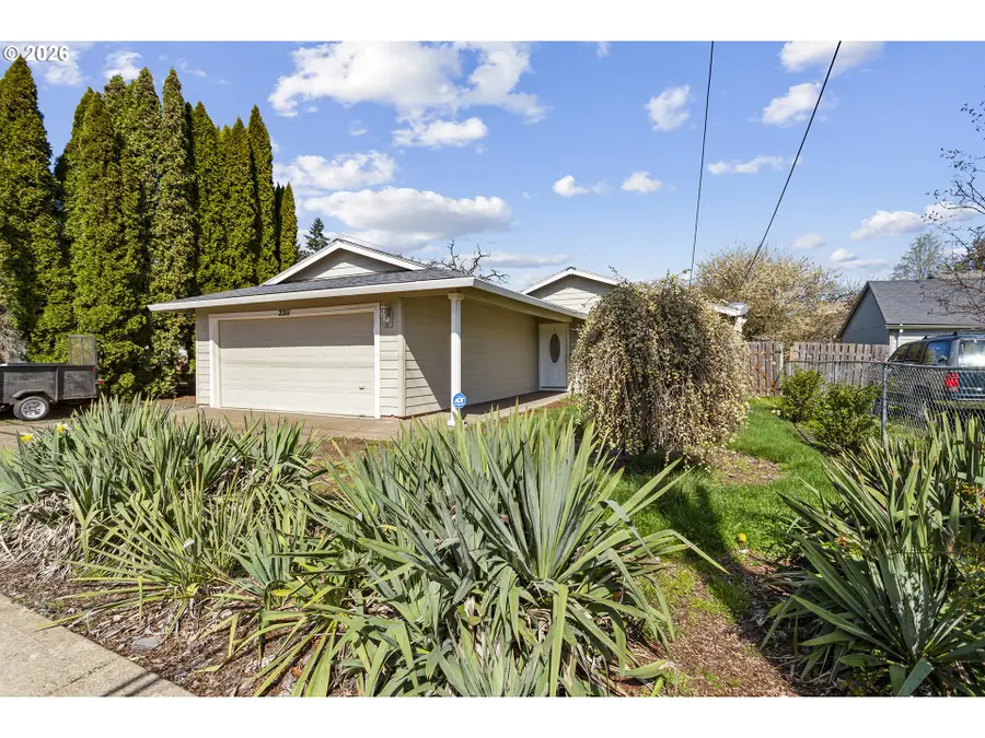 2211 23rd Ave, Forest Grove, OR 97116 - #3