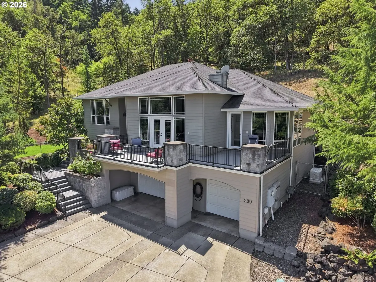 239 Winchester Creek Ave, Winchester, OR 97495 - #1