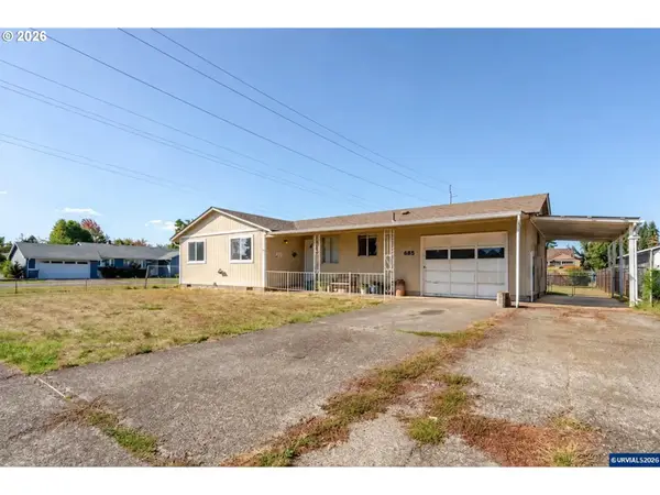 885 W Carolina St, Lebanon, OR 97355