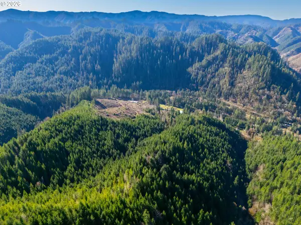 16013 Old Stagecoach Rd, Walton, OR 97490