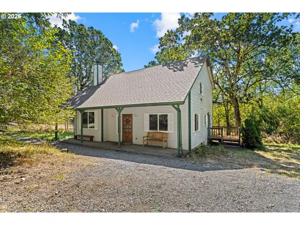 35255 S Summit Ln, Molalla, OR 97038