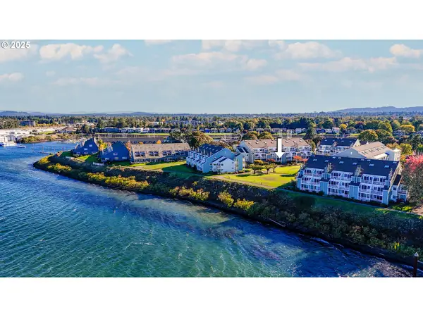 167 N Hayden Bay Dr, Portland, OR 97217