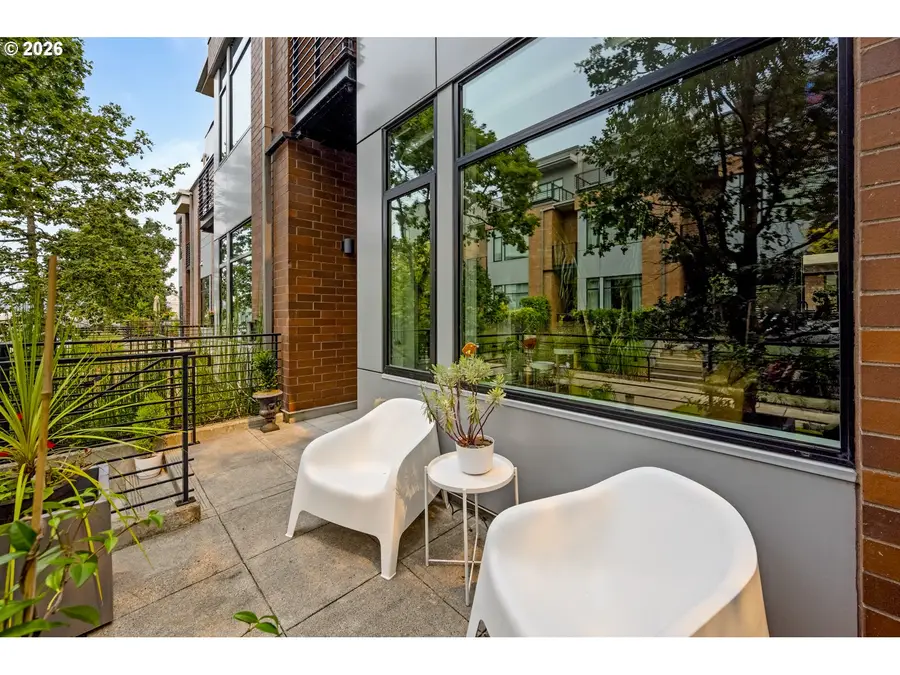 1636 NW Riverscape St, Portland, OR 97209 - #2