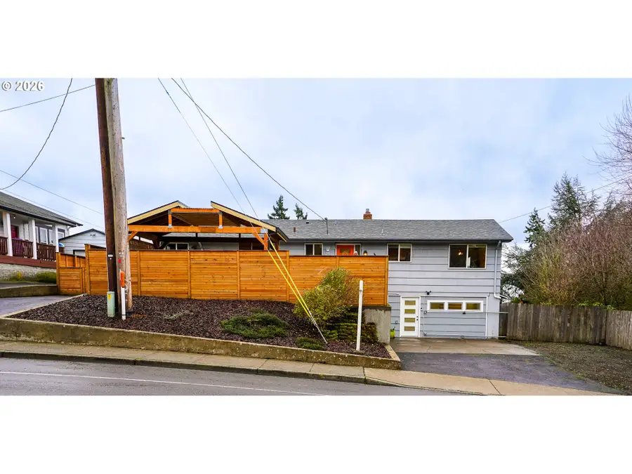 175 S 1st St, Kalama, WA 98625 - #2
