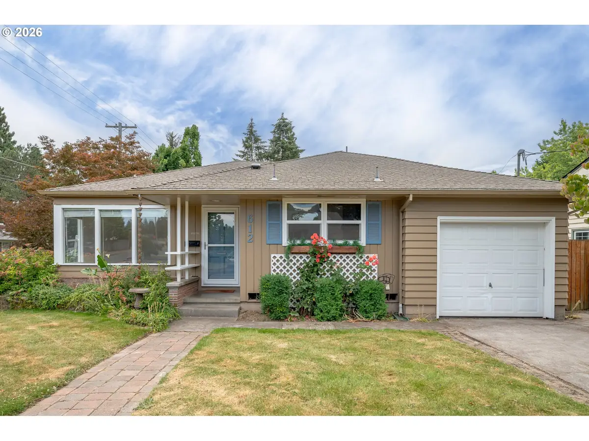 612 NW 13th St, McMinnville, OR 97128 - #1
