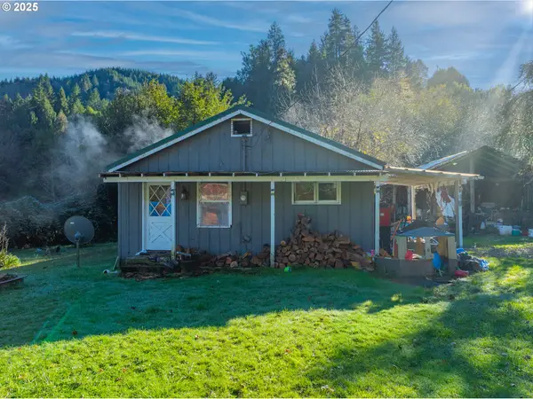 61565 Fairview Rd, Coquille, OR 97423