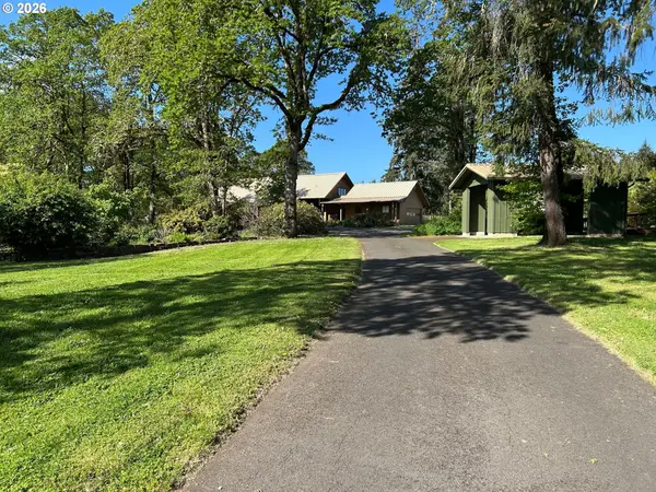 29821 Jeans Rd, Veneta, OR 97487