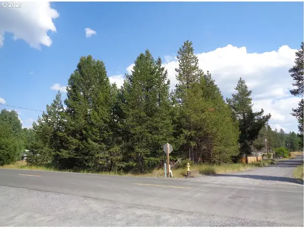 8800 Main St #2, Crescent, OR 97733