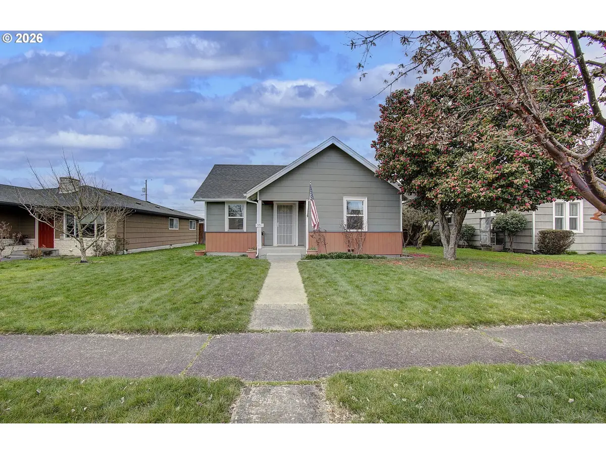 551 19th Ave, Longview, WA 98632 - #1