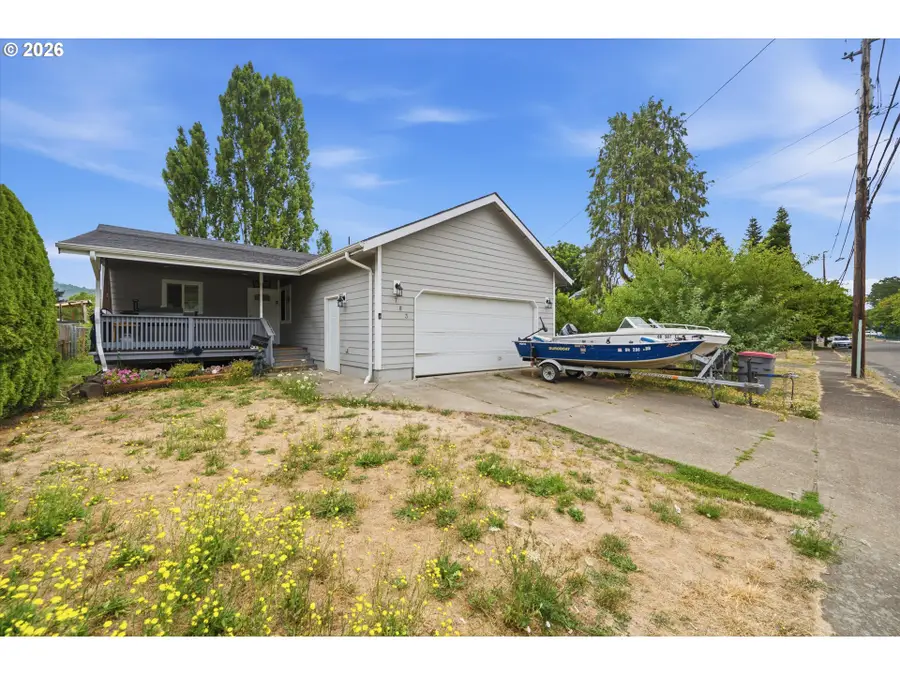 783 W Main St, Sheridan, OR 97378 - #3