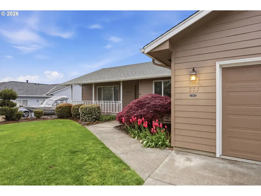 277 NE Holiday Ave, Dallas, OR 97338 - #3