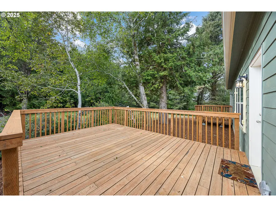 352 N Falcon St, Rockaway Beach, OR 97136 - Image #3