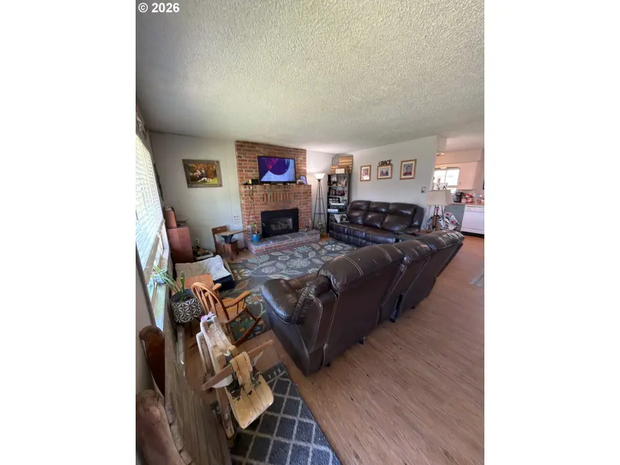 1303 W Ave, La Grande, OR 97850 - #2