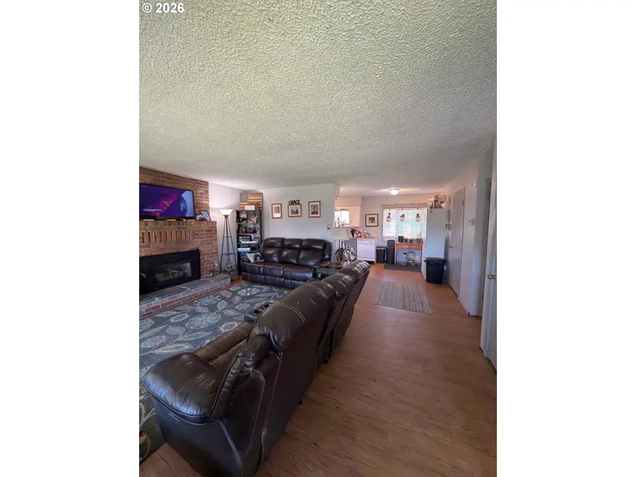 1303 W Ave, La Grande, OR 97850 - #3
