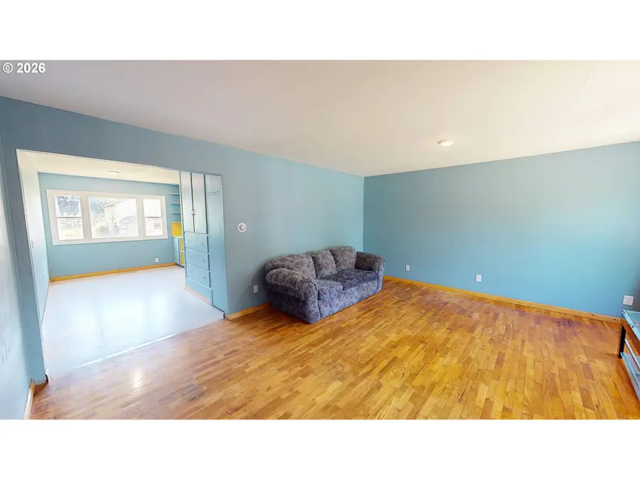 1005 Hull St, Hood River, OR 97031 - #3
