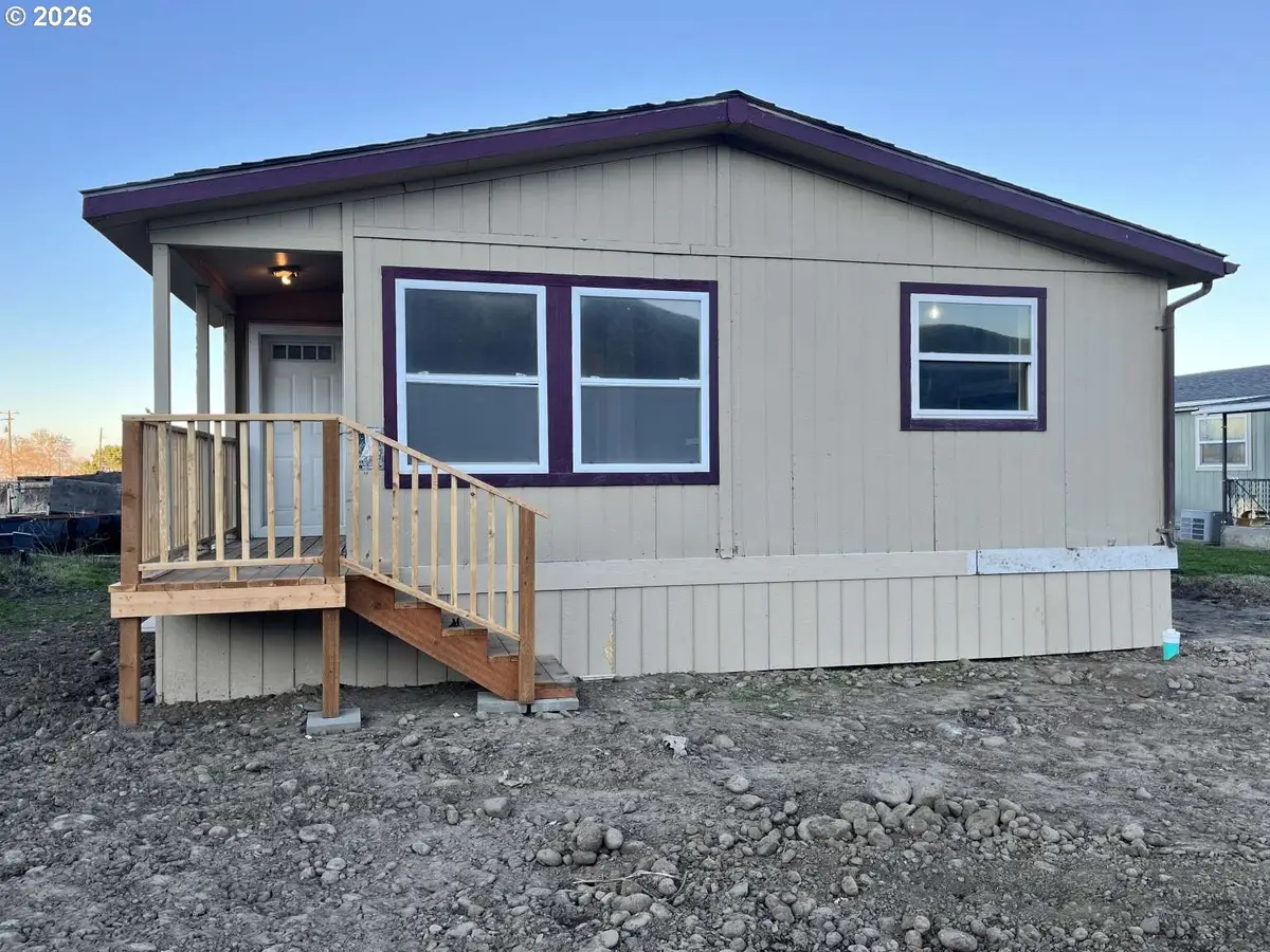 626 NW 4th Ave, Milton Freewater, OR 97862 - Image #1