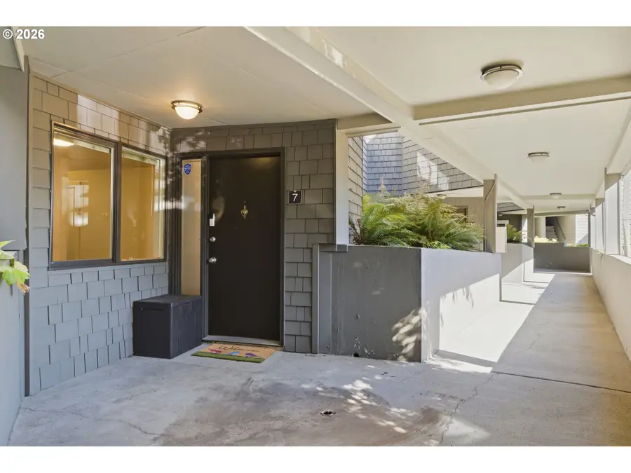 5630 S Riverside Ln #7, Portland, OR 97239 - #2