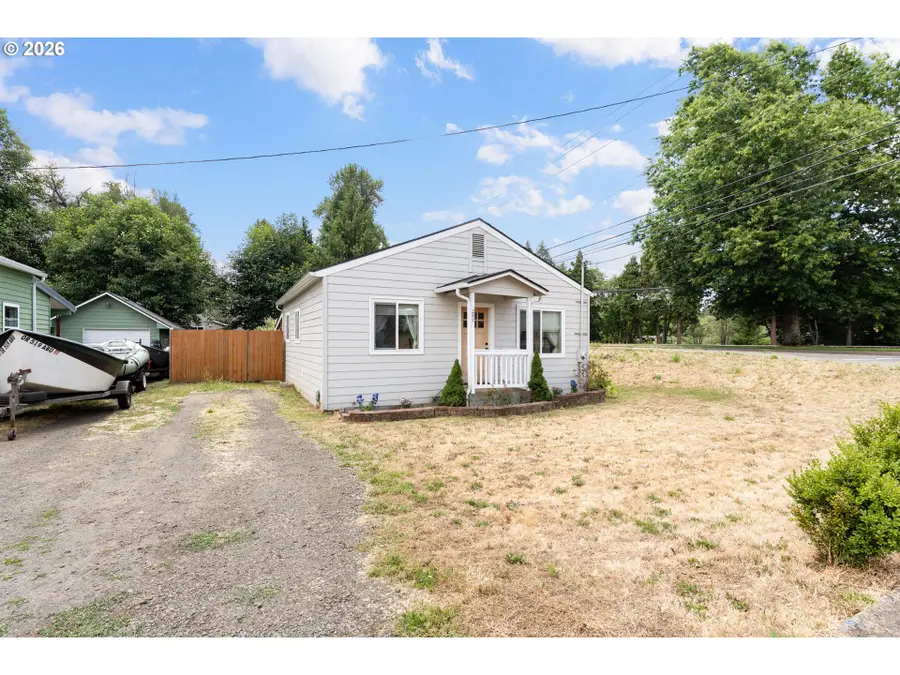 297 SW Walnut Ave, Dallas, OR 97338 - #2