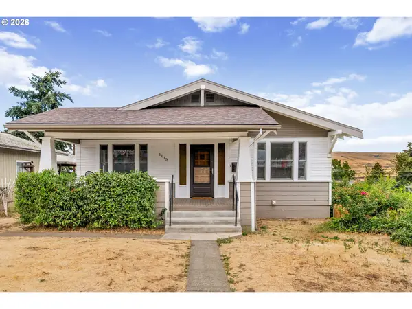 1015 E 10th St, TheDalles, OR 97058