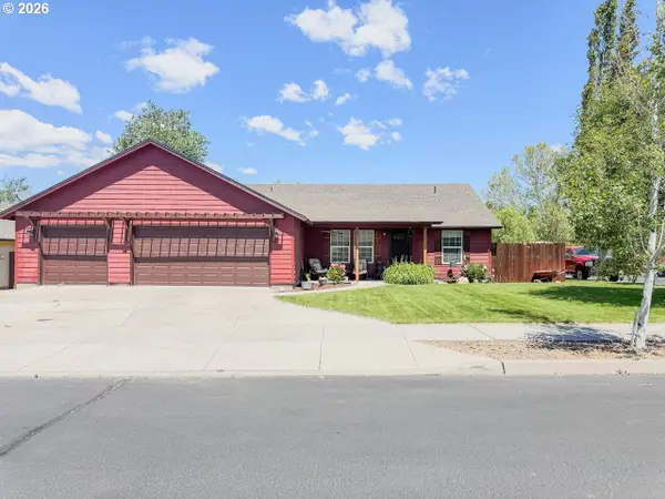 699 NE Fieldstone Ln, Prineville, OR 97754