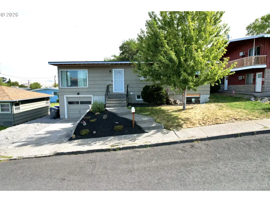 1106 Oregon St, The Dalles, OR 97058 - #2