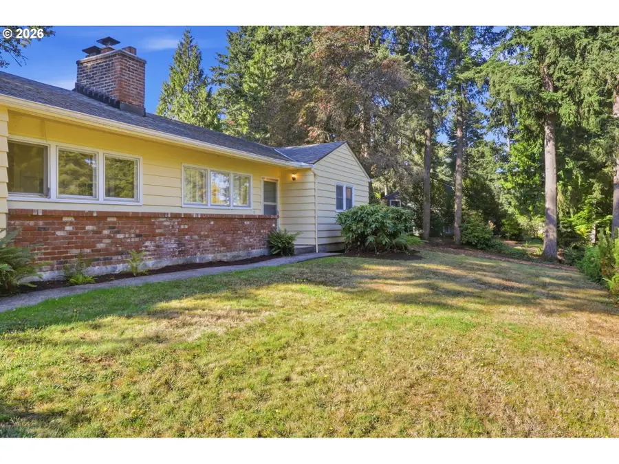 9477 SW 62nd Dr, Portland, OR 97219 - #2