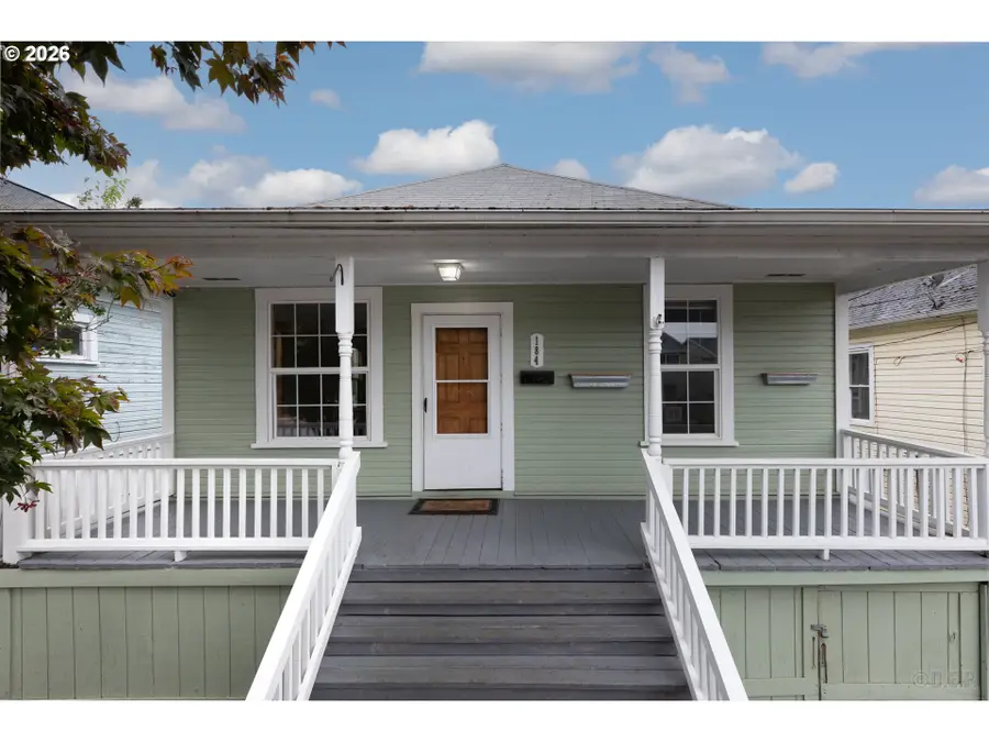 184 S 2nd St, Saint Helens, OR 97051 - #3